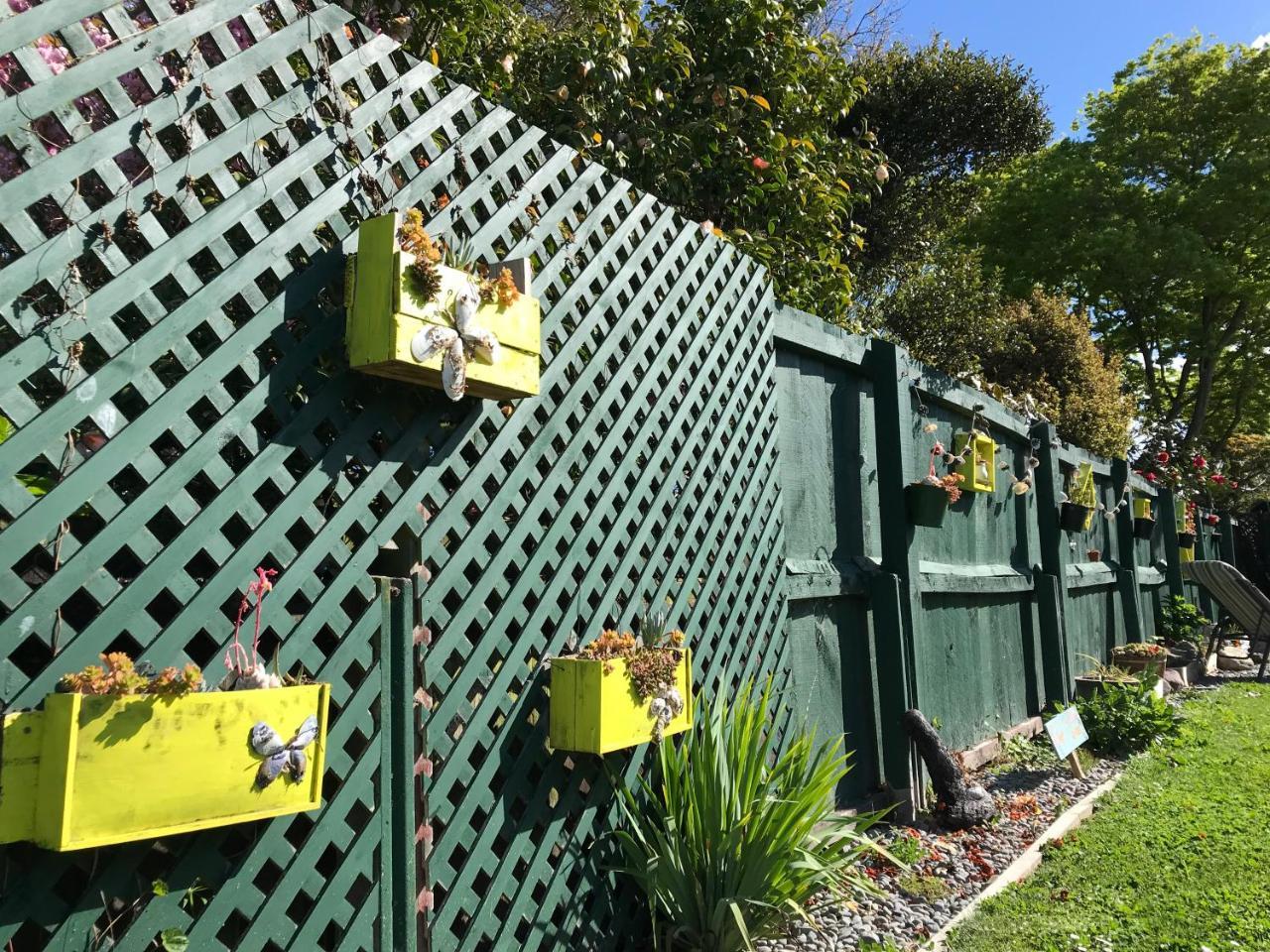 Studious Village Christchurch Exterior foto