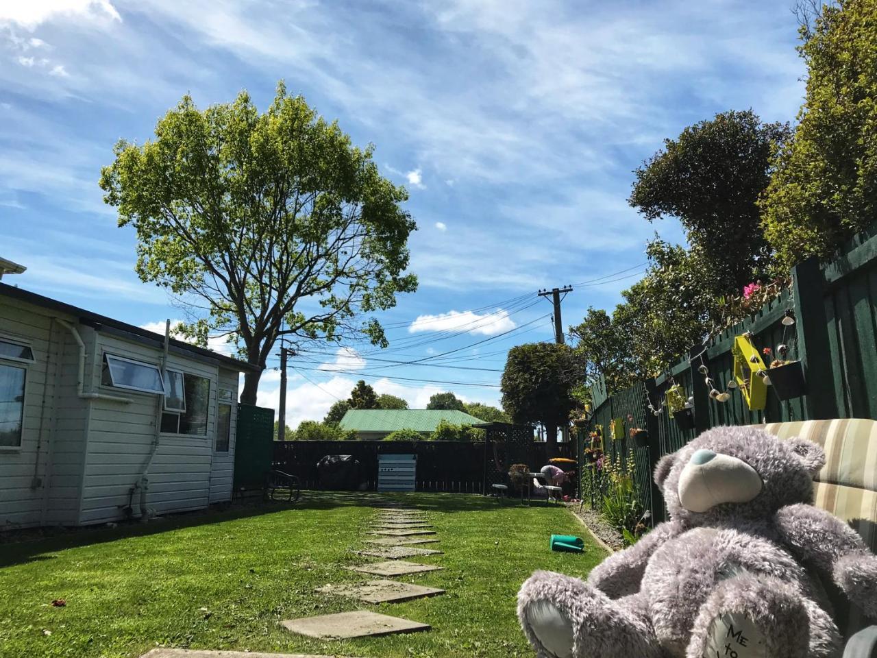 Studious Village Christchurch Exterior foto