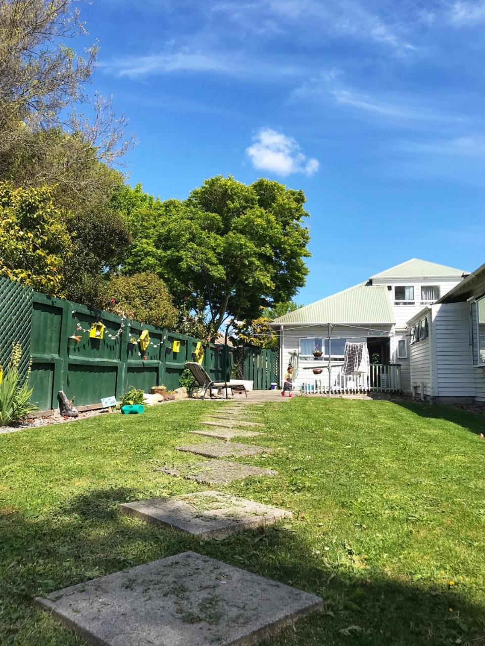 Studious Village Christchurch Exterior foto